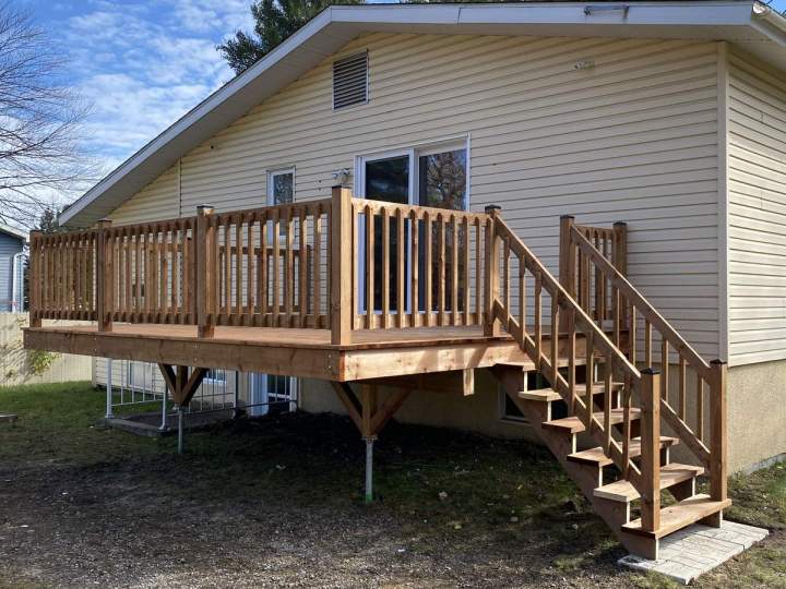 Balcon en bois Rive-sud