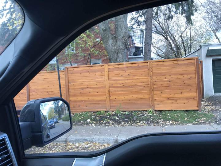 Installation de balcon de bois à Montréal