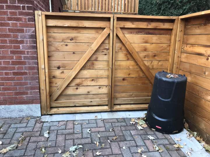 Installation de balcon de bois à Montréal