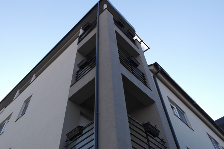 Installation de balcon fibre de verre